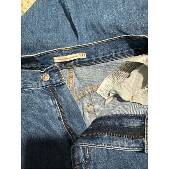 Levi’s High Waisted Straight leg 25 jeans - Picture 3 of 8